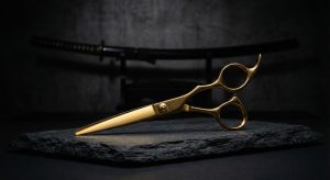 The Samurai Spirit on Your Desk: Why Japanese Scissors Cut Like Magic (Fit Cut Curve, Saxa)
